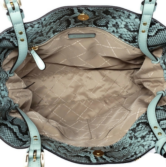 ⚠️LAST 1⚠️ Michael Kors Lenox Embossed LG 3 Piece - Picture 4 of 13